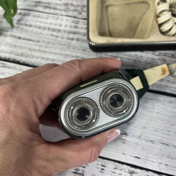 Norelco Speedshaver Flip-Top Vintage Green Electric Shaver Razor w Case - Picture 5 of 15